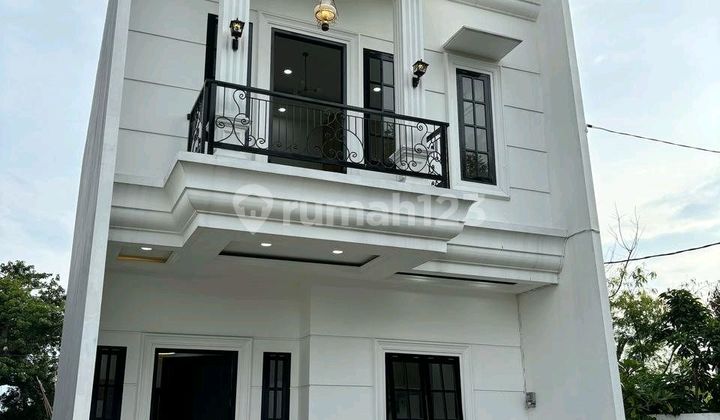 Rumah Brand New Desain American Classic Dalam One Gate Cluster