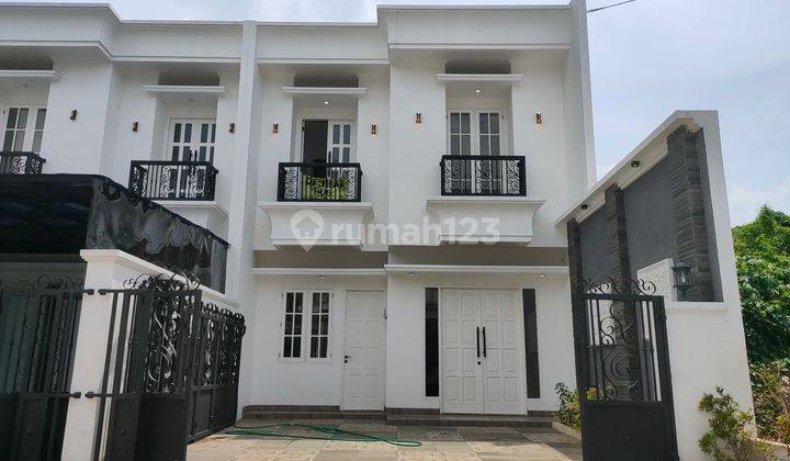 Brand New House American Classic Dalam Komplek Duren Sawit 1