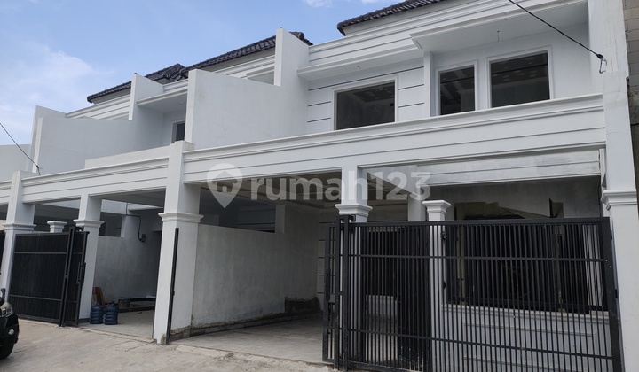 Modern Minimalist Brand New House Ready to Occupied in a Complex Modern Minimalist Brand New House Ready to Occupied in a Complex