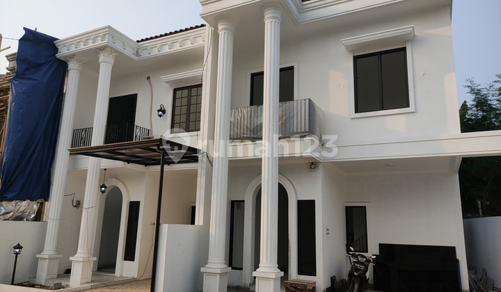 Rumah American Classic One Gate Under 2 Miliar di Duren Sawit 2