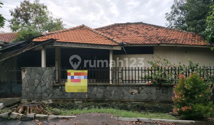 For Sale Old House Land Only in Exclusive One Gate Complex For Sale Old House Land Only in Exclusive One Gate Complex