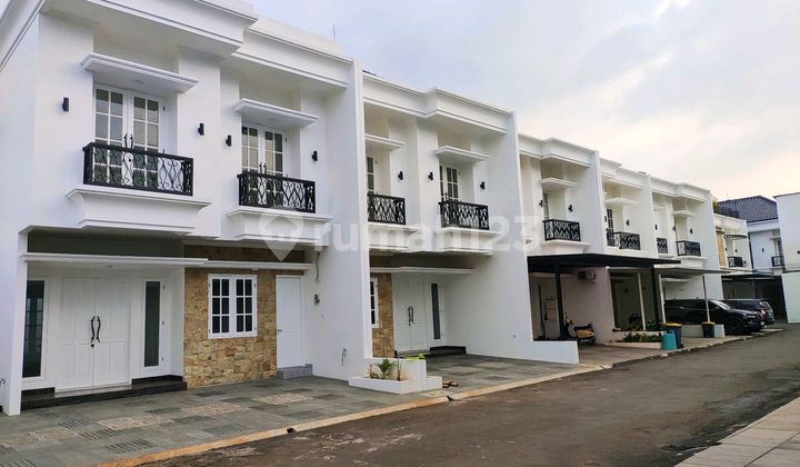 Rumah Mewah American Classic One Gate Cluster Di Duren Sawit Rumah Mewah American Classic One Gate Cluster Di Duren Sawit