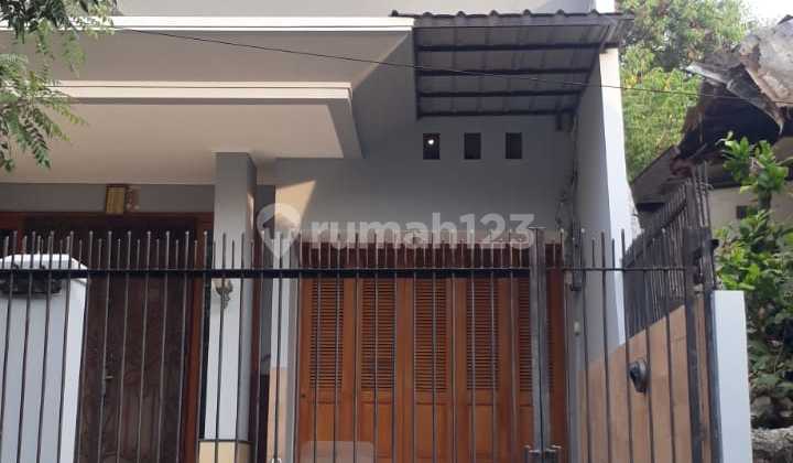 Disewakan Rumah Besar Semi Furnish Ancol Barat 2