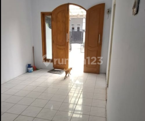 For Rent 2-Story Corner House on Green Boulevard 2