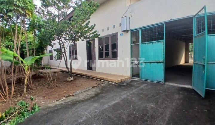 For Rent: Strategic Warehouse with Large Land on Cikunir Raya