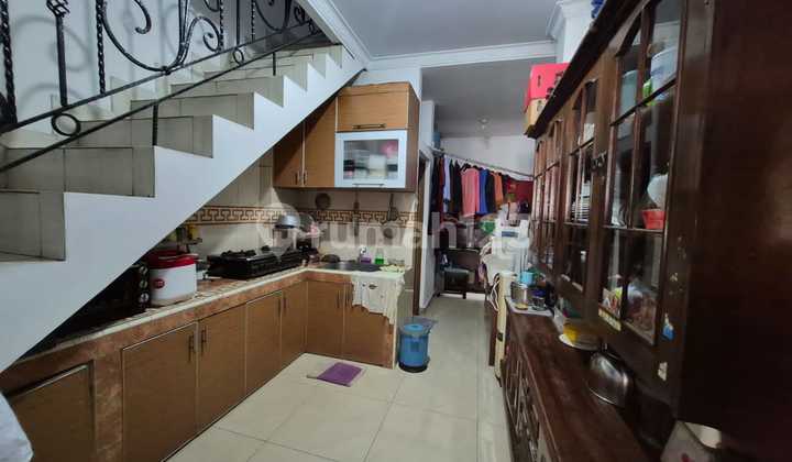 Dijual Rumah Besar 2 Lantai Furnish Pulomas 2