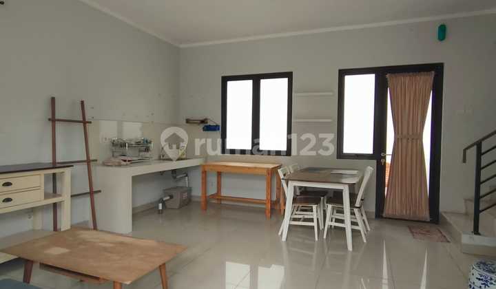 Disewakan Rumah Semi Furnish Cluster Burgundy 1