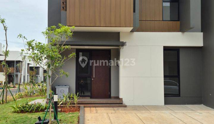 Disewakan Rumah Brand Newa Summarecon Crown Gading 1