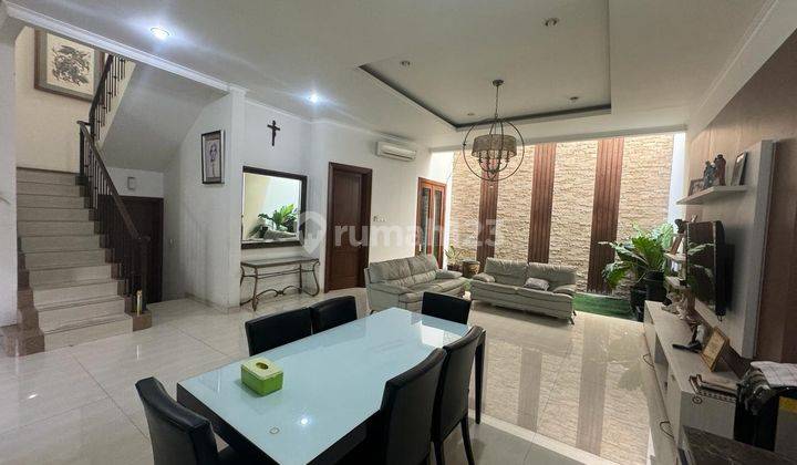 Dijual Rumah 2 Lantai Siap Huni Furnish Tomang Jakarta 2