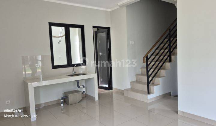 Disewakan Rumah Brand Newa Summarecon Crown Gading 2