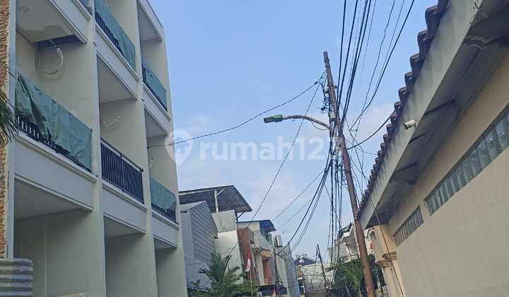 Rumah 3 Lantai Dibawah 2 Miliar Di Jakarta Barat, Akses Mudah Dijangkau 2