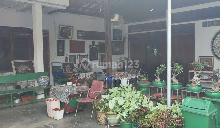 Dijual Rumah tua dan Besar di Jl. Kebon Jeruk Raya Kemanggisan 1