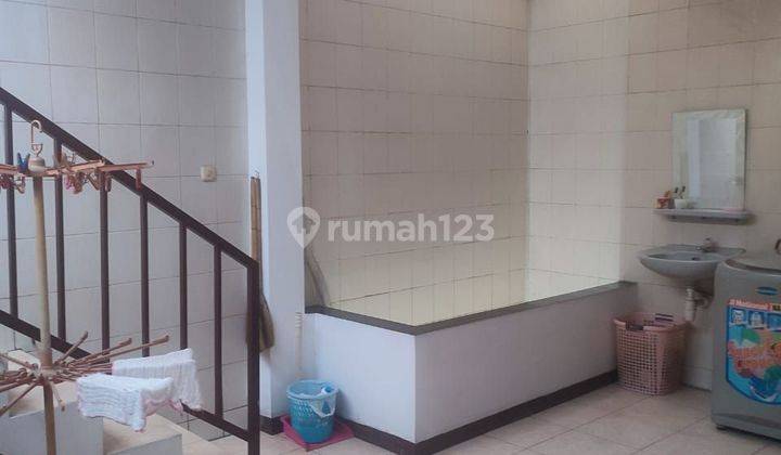 Dijual Rumah 3 Lantai Di Kawasan Startegis Di Tanjung Duren 2