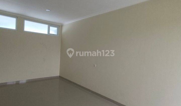 Dijual Rumah Baru 2.5lantai di Duri Kepa Jakarta Barat 1