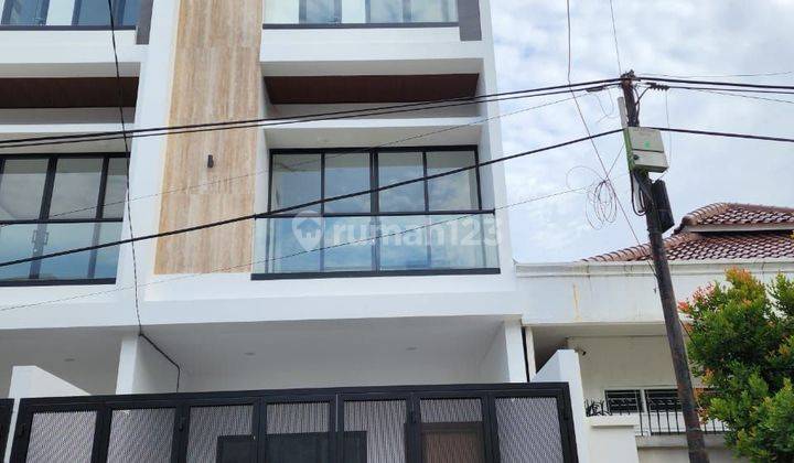 Dijual Rumah Baru 3lt di Komplek Wijaya Kusuma Jelambar 2