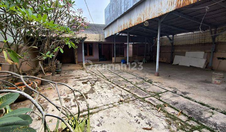 Rumah Tua lokasi Strategis di Tanjung Duren Timur 2