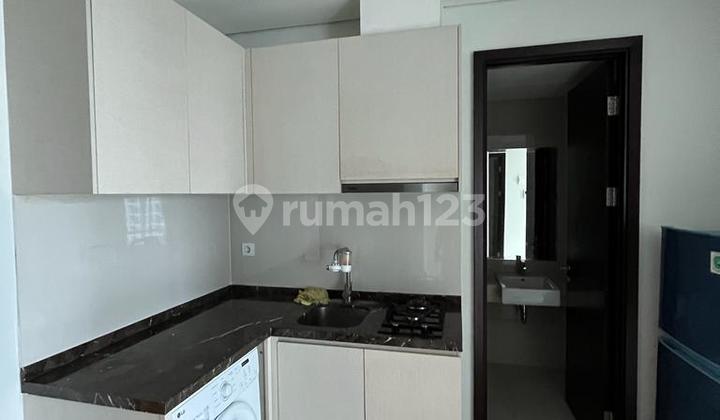 Disewakan 3 Kamar Semi Furnish Apartemen Puri Mansion