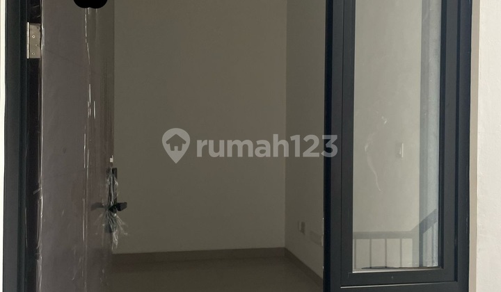 For Rent: Condo House Green Royal 1st Floor, cheap price and negotiable with reasonable offers. Good condition, unfurnished. For Rent: Condo House Green Royal 1st Floor, cheap price and negotiable with reasonable offers. Good condition, unfurnished.