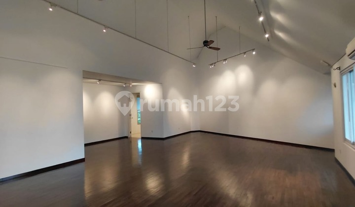 Rumah Siap Huni Full Renovasi Dekat Area Senoapti dan Perkantoran SCBD Jakarta Selatan 2