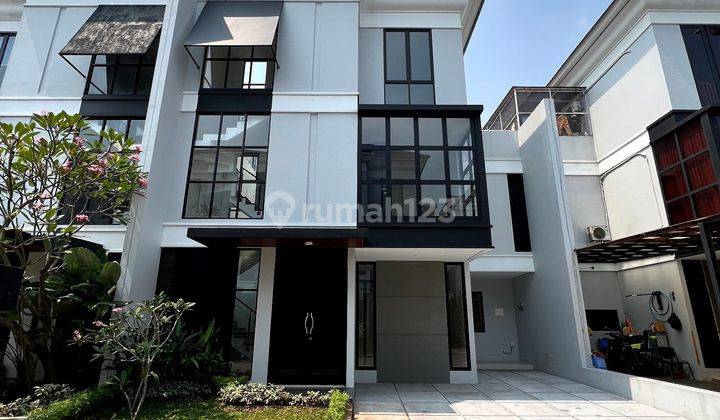 Townhouse Modern di Cilandak Dekat Pintu Tol & Stasiun MRT,Jaksel 1