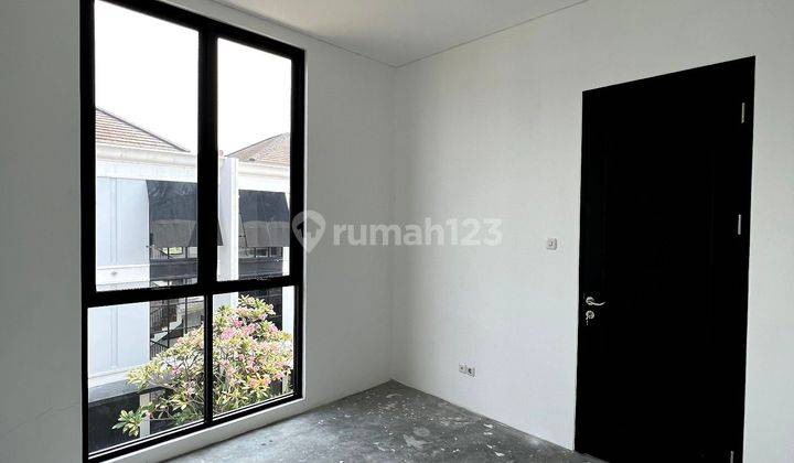 Townhouse Modern di Cilandak Dekat Pintu Tol & Stasiun MRT,Jaksel 2