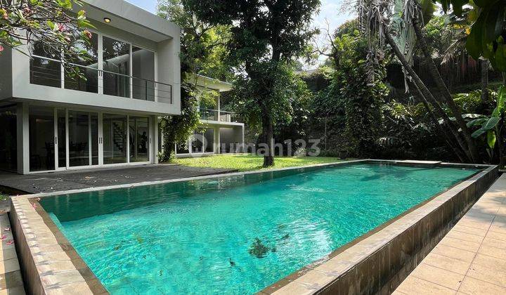 Luxury House 2 Lantai Halaman Luas dan Asri di Kemang, Jaksel 2