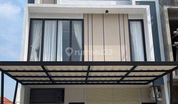 Townhouse Exlusive Modern Minimalis di Pejaten Pinggir Jalan Raya 1