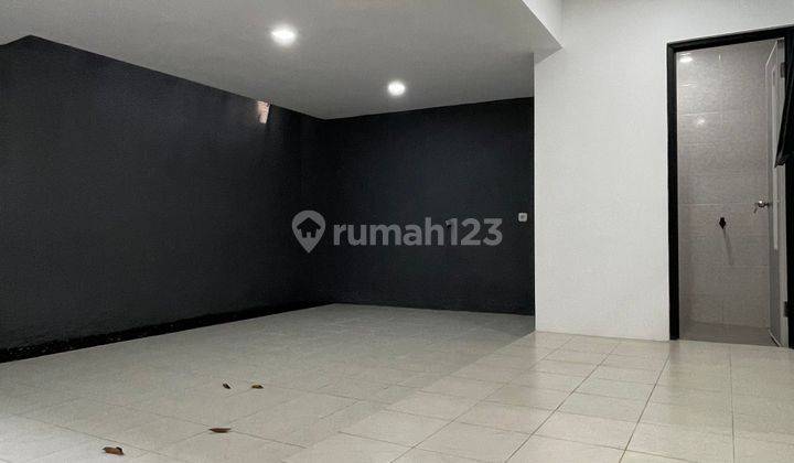 Rumah Cantik Modern Minimalis Bebas Banjir Di Kemang, Jaksel 2