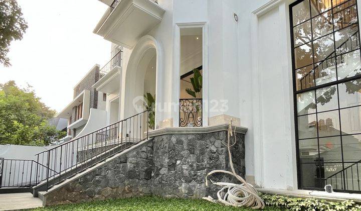 Rumah Mewah American Classic Lokasi Strategis Di Kebayoran Baru, Bebas Banjir, Jaksel 1