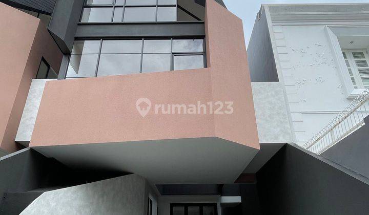 Rumah Baru 3 Lantai Design Modern Di Kemang, Bebas Banjir Jaksel 1