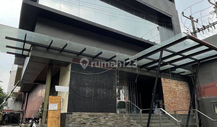 Gedung Komersil 3 Lantai di Kemang, Jalan Utama Dan Hook, ,Jaksel 1