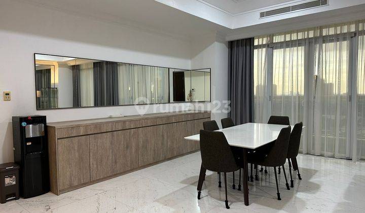 ruang makan apartment botanica 2br + 1