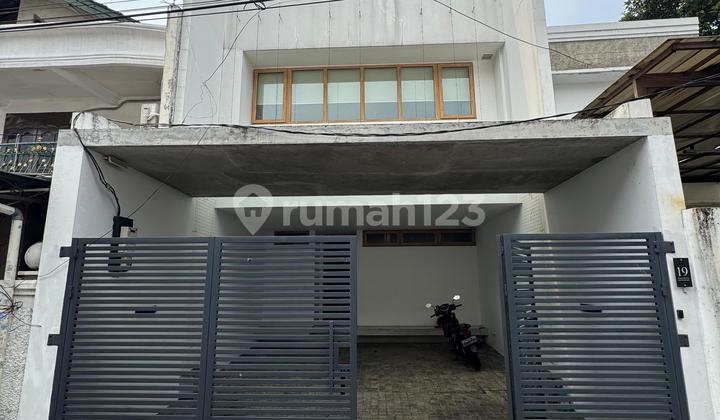 Rumah Modern Minimalis Siap Huni Bebas Banjir Di Area Prime Kebayoran Baru Jakarta Selatan Rumah Modern Minimalis Siap Huni Bebas Banjir Di Area Prime Kebayoran Baru Jakarta Selatan
