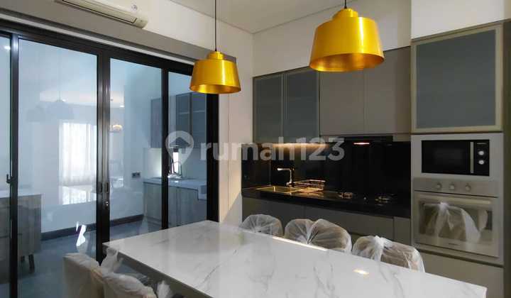 Rumah Dua Lantai Full Renovasi di Veteran Bebas Banjir Dekat Area Perkantoran Pondok Indah Jakarta Selatan