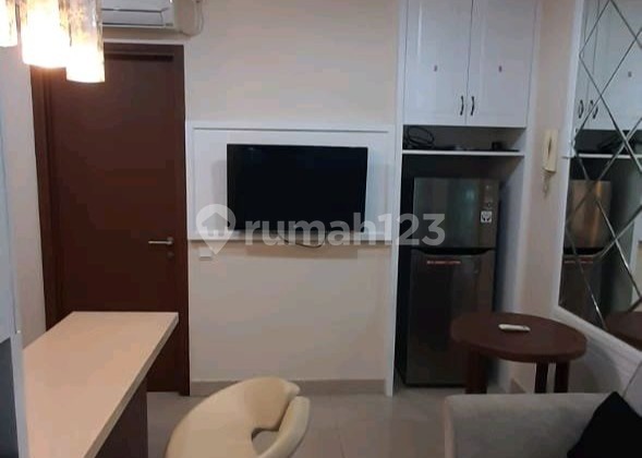 ruang tamu apartemen sahid sudirman residence 1br