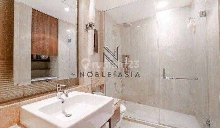 kamar mandi apartment oakwood premier cosmo 2br