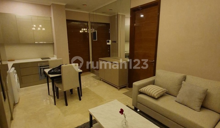 ruang tamu apartment district 8 senopati 1