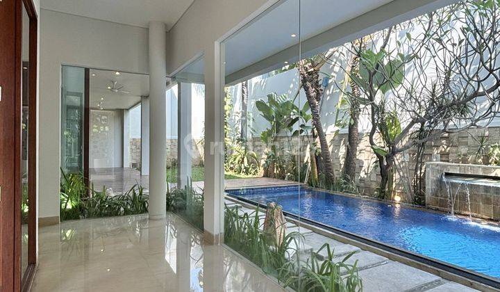 Rumah Cantik Desain Modern Tropical di Cipete, Bebas Banjir, Dekat Ke Mrt Jaksel 1