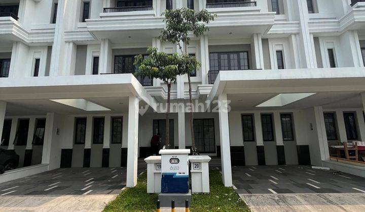 Rumah Dijual di Sutera Winona 3 Lantai Bagus Semi Furnish 1