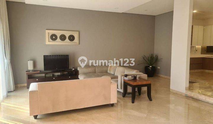 Rumah di Gading Kirana 3 Lantai Mewah semi Furnish  2