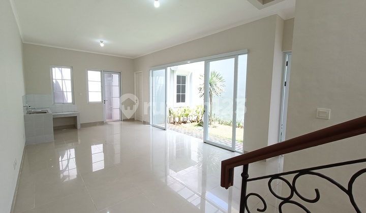 House for Quick Sale in Alicante Cluster, Good Condition, Extra Land Beside, 4 Bedrooms, Negotiable Until Deal!