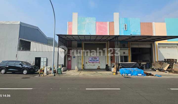 For Sale Cheap Ready-to-Use Bizpark Daan Mogot Warehouse 366 Square Meters For Sale Cheap Ready-to-Use Bizpark Daan Mogot Warehouse 366 Square Meters