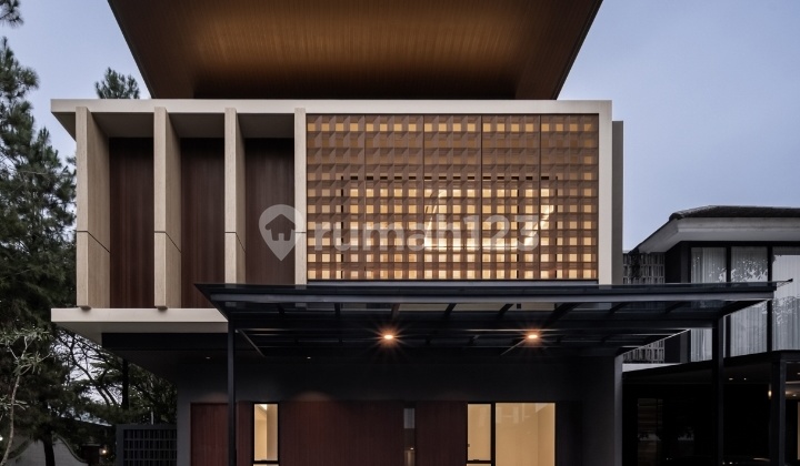 Brand New House Listing in BSD Foresta, Hook 4+1 KT, Quick Sale, Modern Architectural Style 2