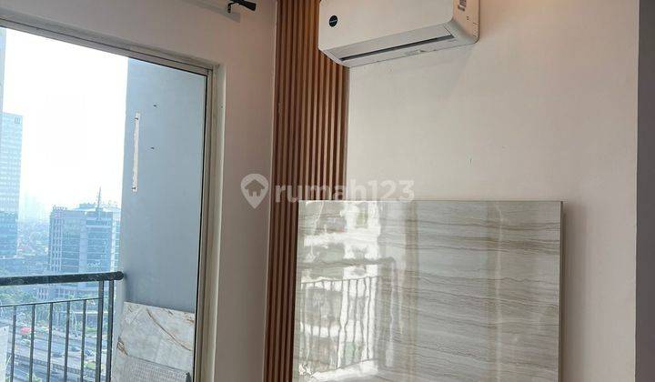 Interior Cantik!! Apartemen City Home Moi Dijual Lantai Tengah  2