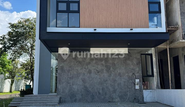 Rumah Posisi Hoek Dijual di The Icon BSD Design Modern Siap Huni