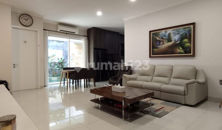 Dijual Rumah Full Furnished Di Bsd Eminent Ada Kolam Renang Interior Cantik! 2