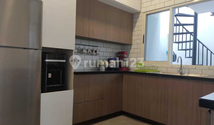Dijual Turun Harga Rumah Hook di Cluster Volta Gading Serpong Kamar 4+1 Semi Furnish! 2