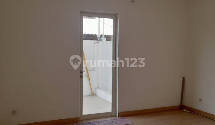 House for Sale in Grisea Cluster, The Springs - Gading Serpong 10x18m2