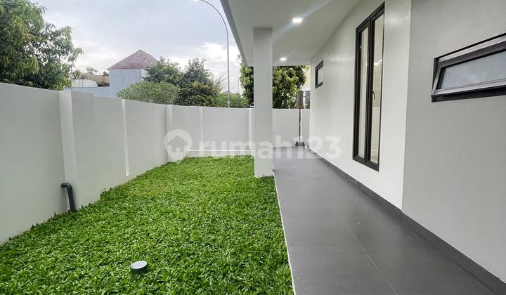 Luxury House For Sale In Kencana Loka BSD Hook Fully Renovated 5 Bedrooms Move-In Ready! 2
