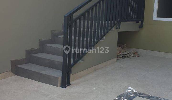 Rumah 3 Lantai Di Muara Karang Dijual Minimalis  2